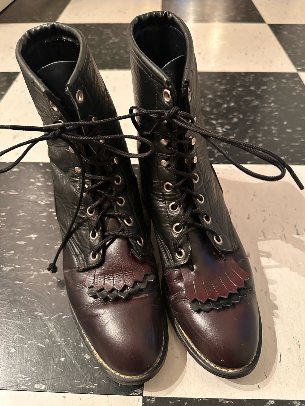 Laredo 10 Black & Burgundy/Brown Leather Lace-Up Boots Fringe